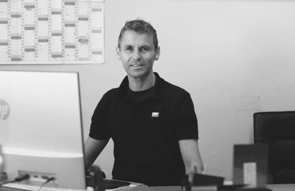 Michael-Selmeier am Arbeitsplatz Büro